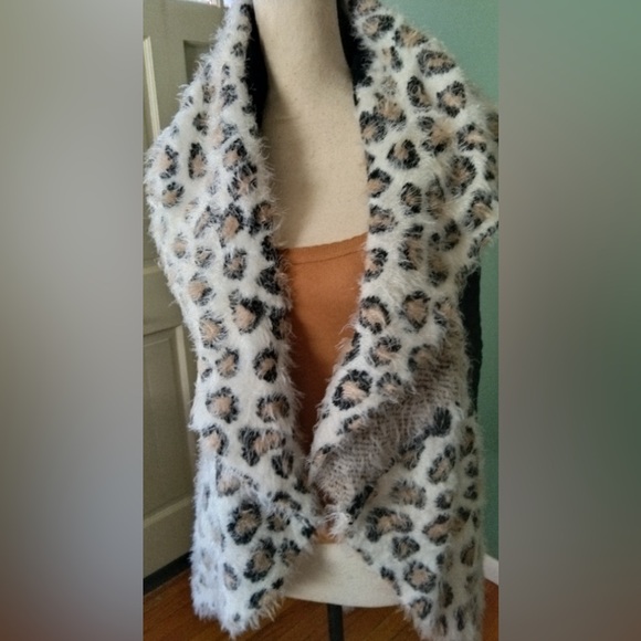 Cupio fuzzy animal print open front collar high low casual sweater vest top Sz L - Picture 3 of 11